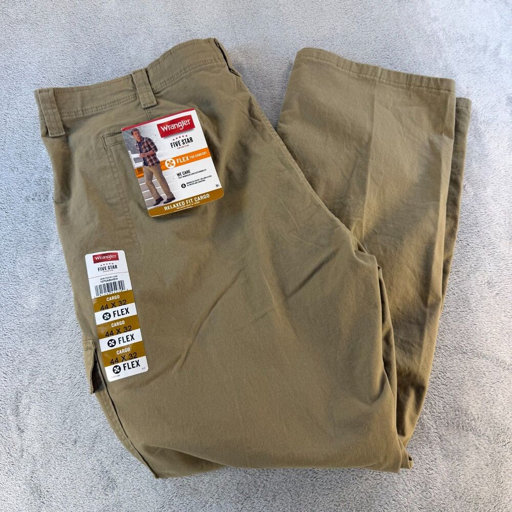 Wrangler Five Star Premium Cargo Pants Mens 44x32 Khaki Flex Relaxed Fit NWT